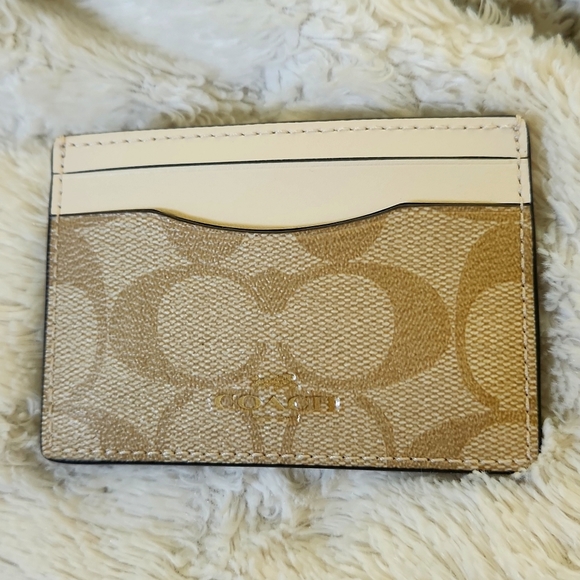 Coach Accessories - NWT Coach Credit Card Holder